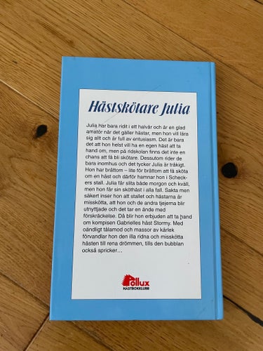 Hästskötare Julia av Christiane Gohl, 2005, Pollux