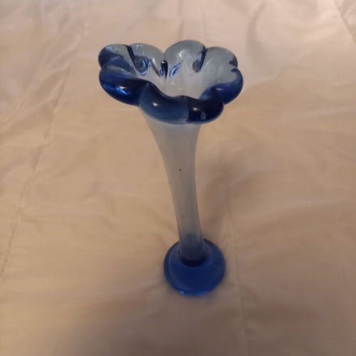 Blå / klar glasvas . Hundbensvas .