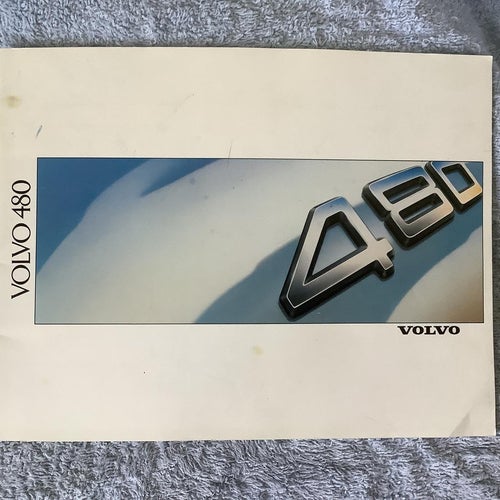 Volvo 480 försäljningsbroschyr tryckt juni-1988. (Lager träskåpet)
