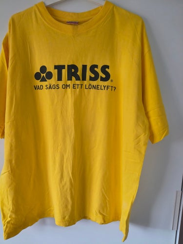 gul t-shirt, storlek XL