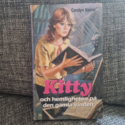 Kitty och hemligheten på den gamla vinden av Carolyn Keene, 1984