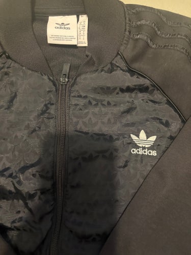 Adidas svart träningsjacka, storlek M