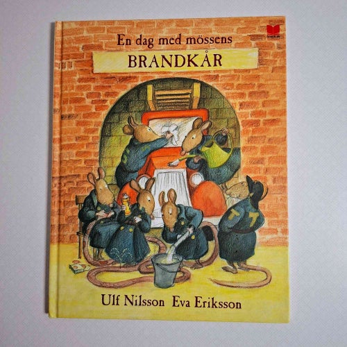 En dag med mössens brandkår av Ulf Nilsson