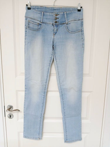 Pieces jeans / legging med bred linning storlek L