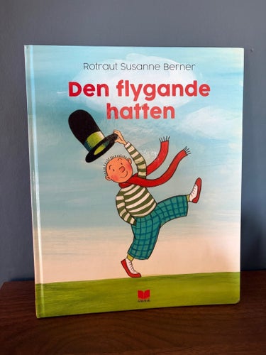 Den flygande hatten av Rotraut Susanne Berner
