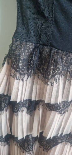 H&M svart, beige klänning, storlek 38