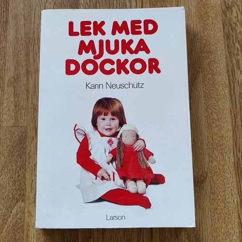 Lek med mjuka dockor (hft) för barns utveckling och fantasi