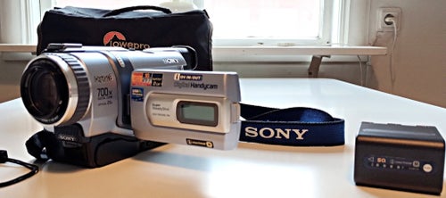 SOM NY ! SONY HANDYCAM DCR-TRV240E PAL HI8 DIGITAL CAMCORDER M.M.