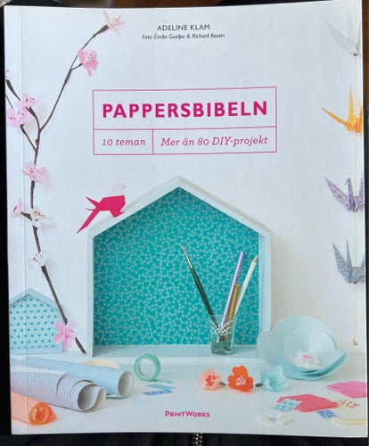 Pappersbibeln av Adeline Klam, 2016