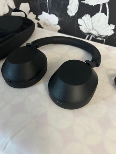 Sony WH-1000XM5 trådlösa around-ear hörlurar
