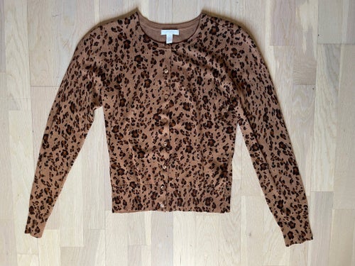 SPLITTER NY Leopardmönstrad kofta från H&M i storlek XS