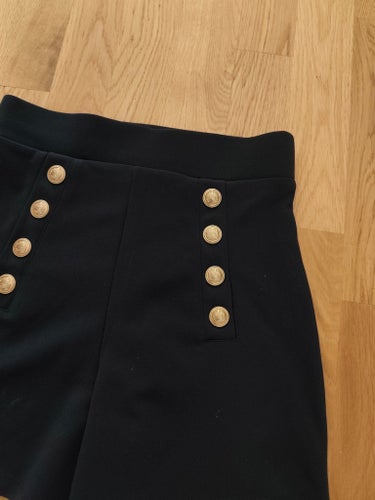 Mörkgrå shorts, storlek XS