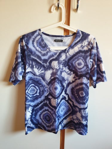 terrific blå, vit t-shirt