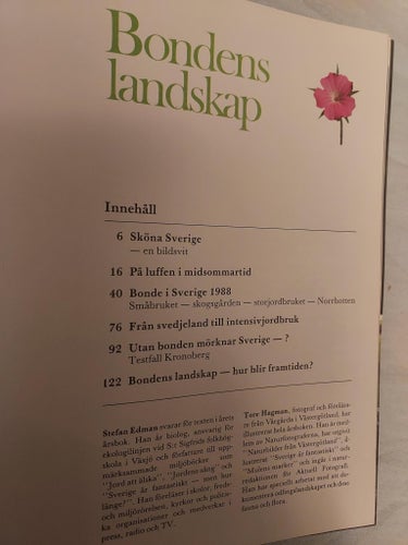Bok 1998 Bondens landskap Mått 17,5 cm x 21,5 cm