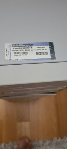 Fujitsu Siemens datorpaket med skärm och tangentbord