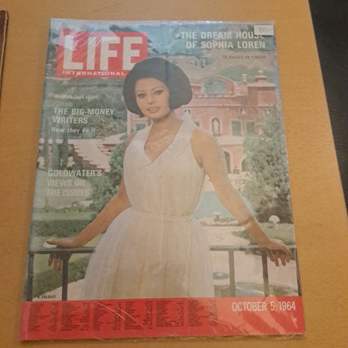 LIFE International - October 5, 1964, Sophia Loren