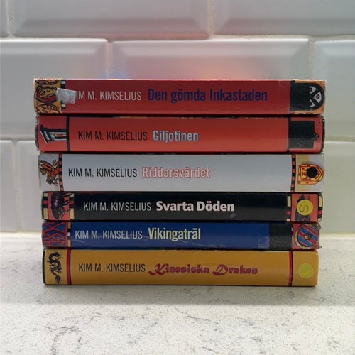 Kim M. Kimselius x 6 inbundna böcker (biblioteksböcker)