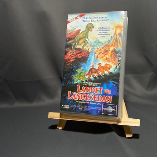 Landet För Längesedan (VHS) Svenskt Tal