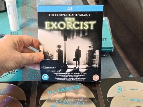 The Exorcist: The Complete Anthology 6-Disc Blu-ray Box Set (import)