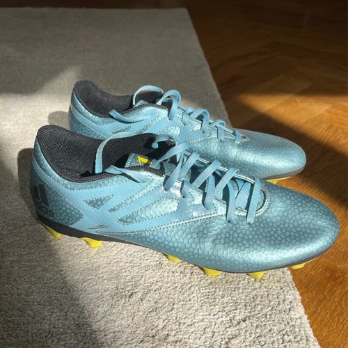 Adidas messi fotbollsskor