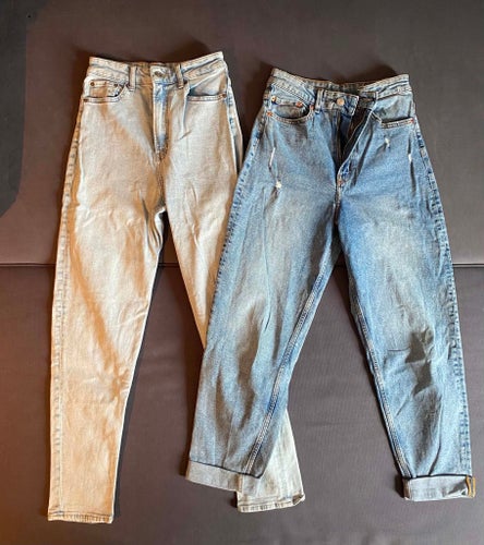 2 par Divided jeans i storlek 36, från H&M, lite boyfriend-modell på båda