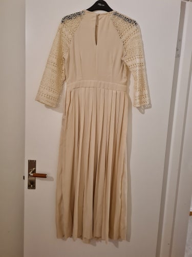 Little Mistress beige klänning, storlek 36