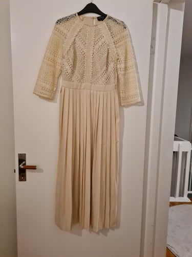 Little Mistress beige klänning, storlek 36