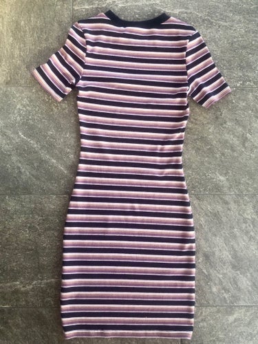 H&M klänning randig figurnära stretch, stl S