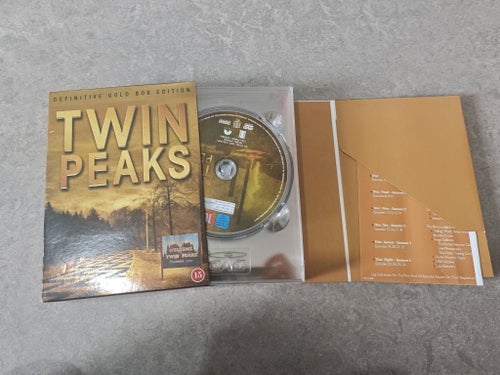 Twin Peaks definitive gold box edition över 24 timmar 10 diskar text & ljud fler