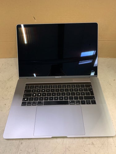 Apple MacBook Pro 15" (A1990, EMC 3359) E0165666