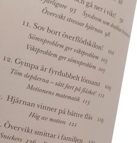 Hjärnkoll på vikten. Bok om att lära sig äta nyttigt.