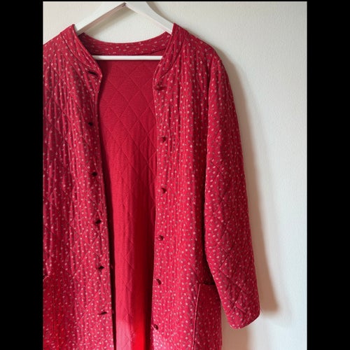 Röd blommig morgonrock/kappa vintage 60-tal retro quiltad