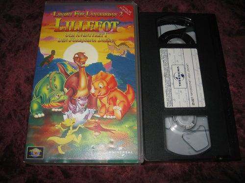 LANDET FÖR LÄNGESEDAN 2 LILLEFOT OCH ÄVENTYRET I DEN FÖRBJUDNA DALEN VHS SVENSKT