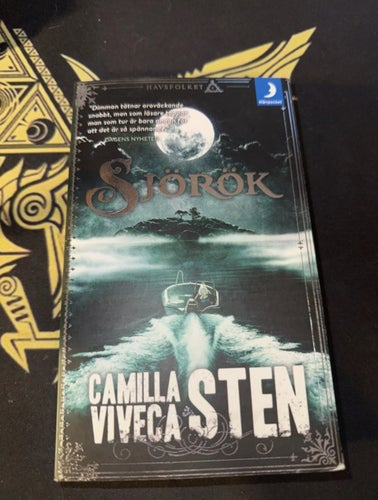 Sjörok av Camilla och Viveca Sten