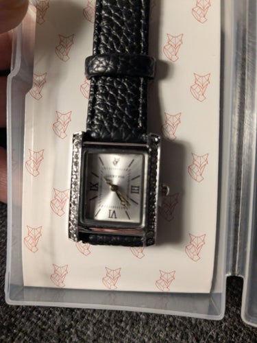 Lucky Fox Damklocka med Svart Läderarmband och Strass