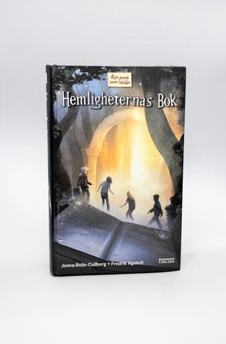 Resa genom tusen världar del 1: Hemligheternas bok av Jonna Bolin-Cullberg mfl