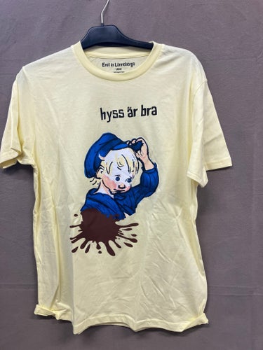 T-shirt med Emil i Lönneberga, gul, large. Helt ny