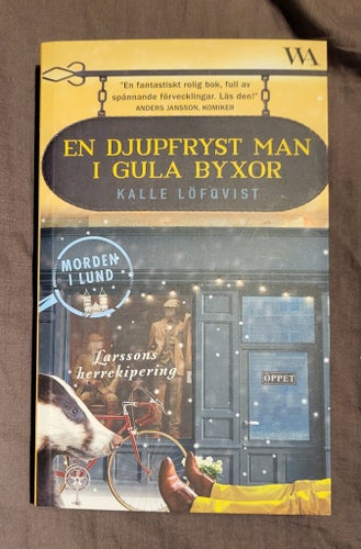 En djupfryst man i gula byxor