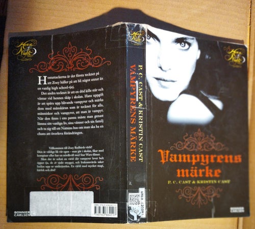 Vampyrens märke av P. C. Cast, Kristin Cast. bok, Very Good plus. BM