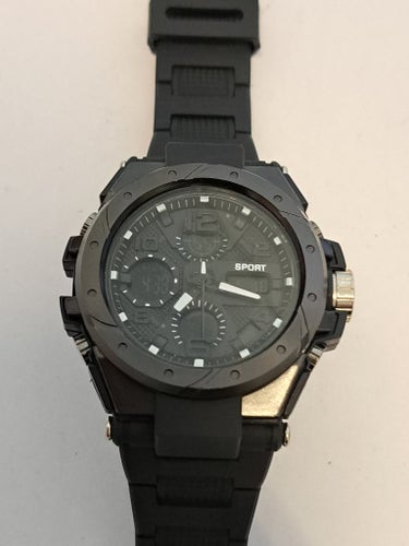 Sportklocka med svart silikonarmband