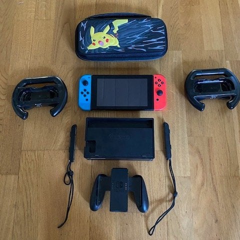Nintendo Switch med tillbehör