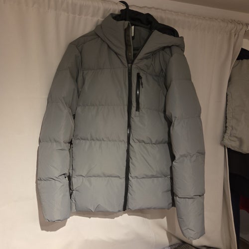 McKinley grön jacka, storlek MEDIUM