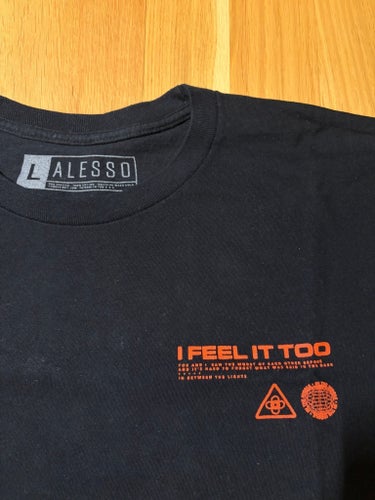 ALESSO Svart Merch T-shirt