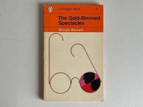 The Gold-Rimmed Spectacles av Giorgio Bassani, publicerad 1963