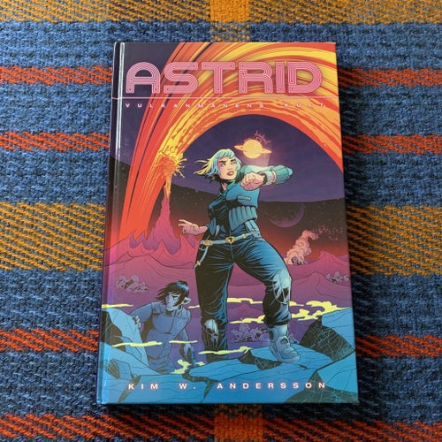 Signerad - Astrid - Vulkanmånens kult - Kim W Andersson | BOK | Apart Förlag