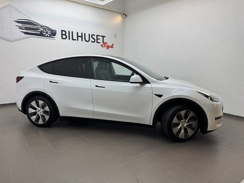 Tesla Model Y Standard Range RWD 299hk Pano/Moms