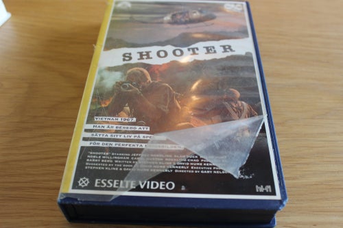 VHS-film: Shooter - Esselte Video