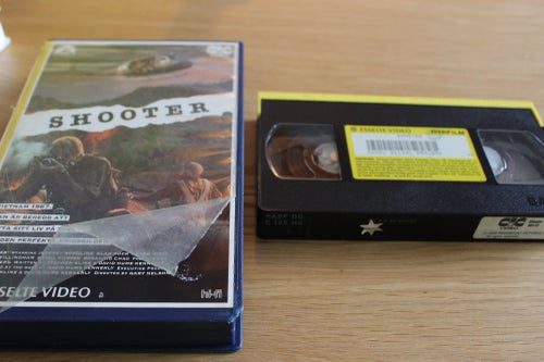 VHS-film: Shooter - Esselte Video