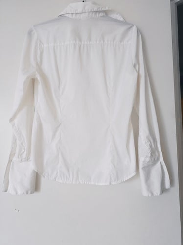 H&M vit blus/skjorta med långa manschetter, storlek 36