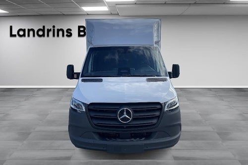Mercedes-Benz eSprinter 420 Chassi 81 kWh Volymskåp m. Lyft *OMG LEVERANS*
